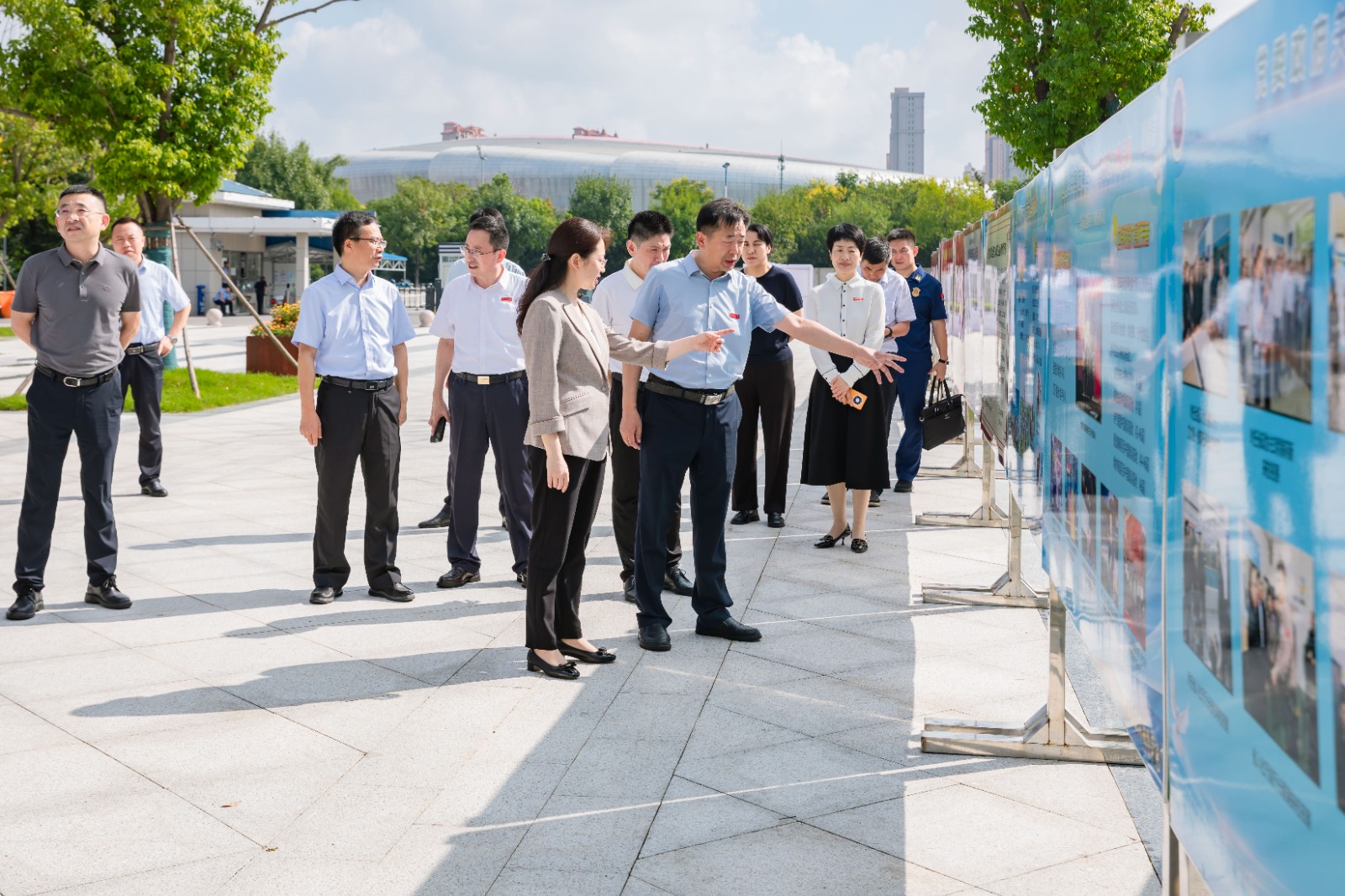 副市长李兰翔在盐城技师学院慰问教师并检查开学工作